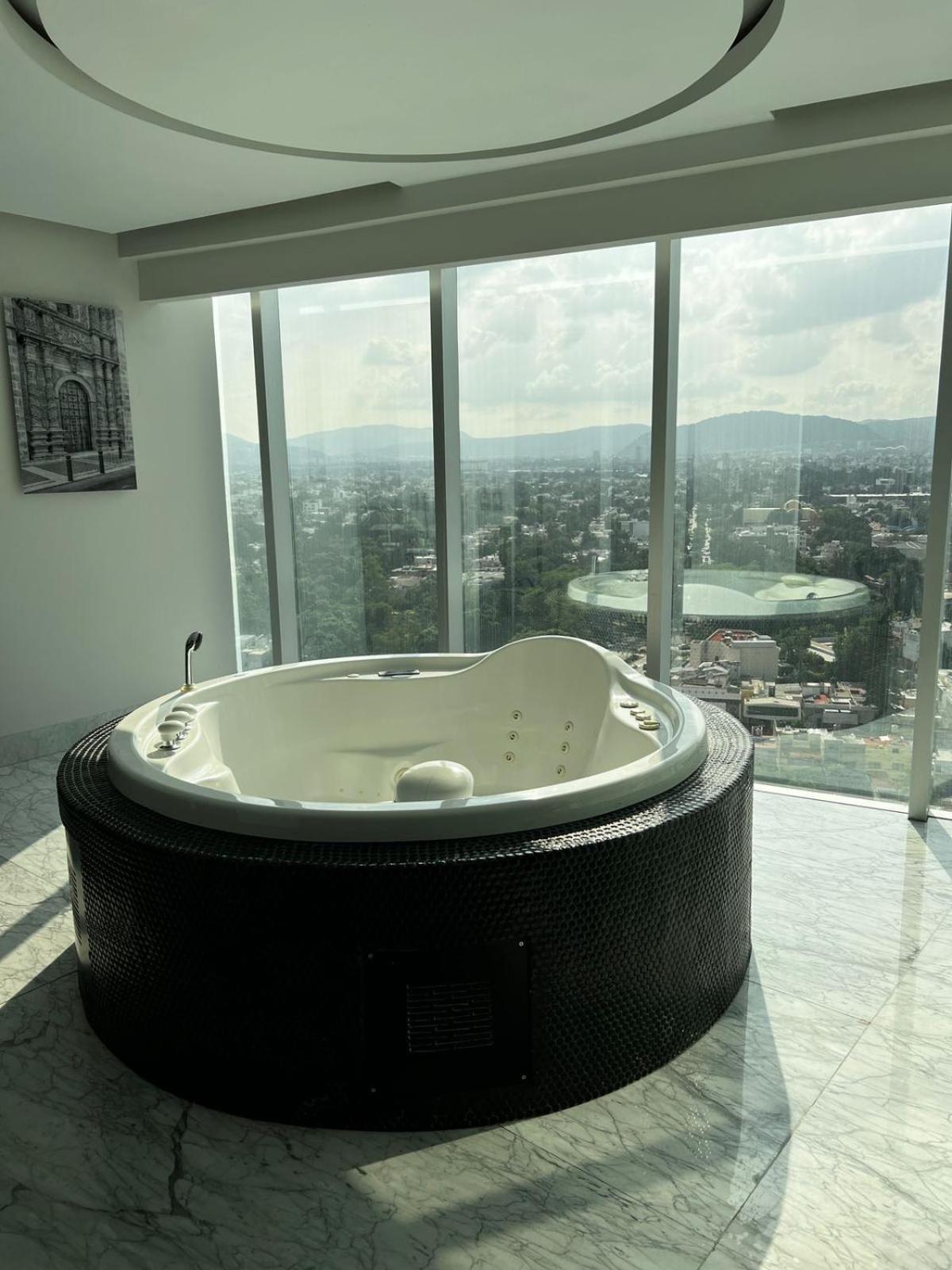 Baruk Guadalajara Hotel De Autor Exteriér fotografie A whirlpool bathtub