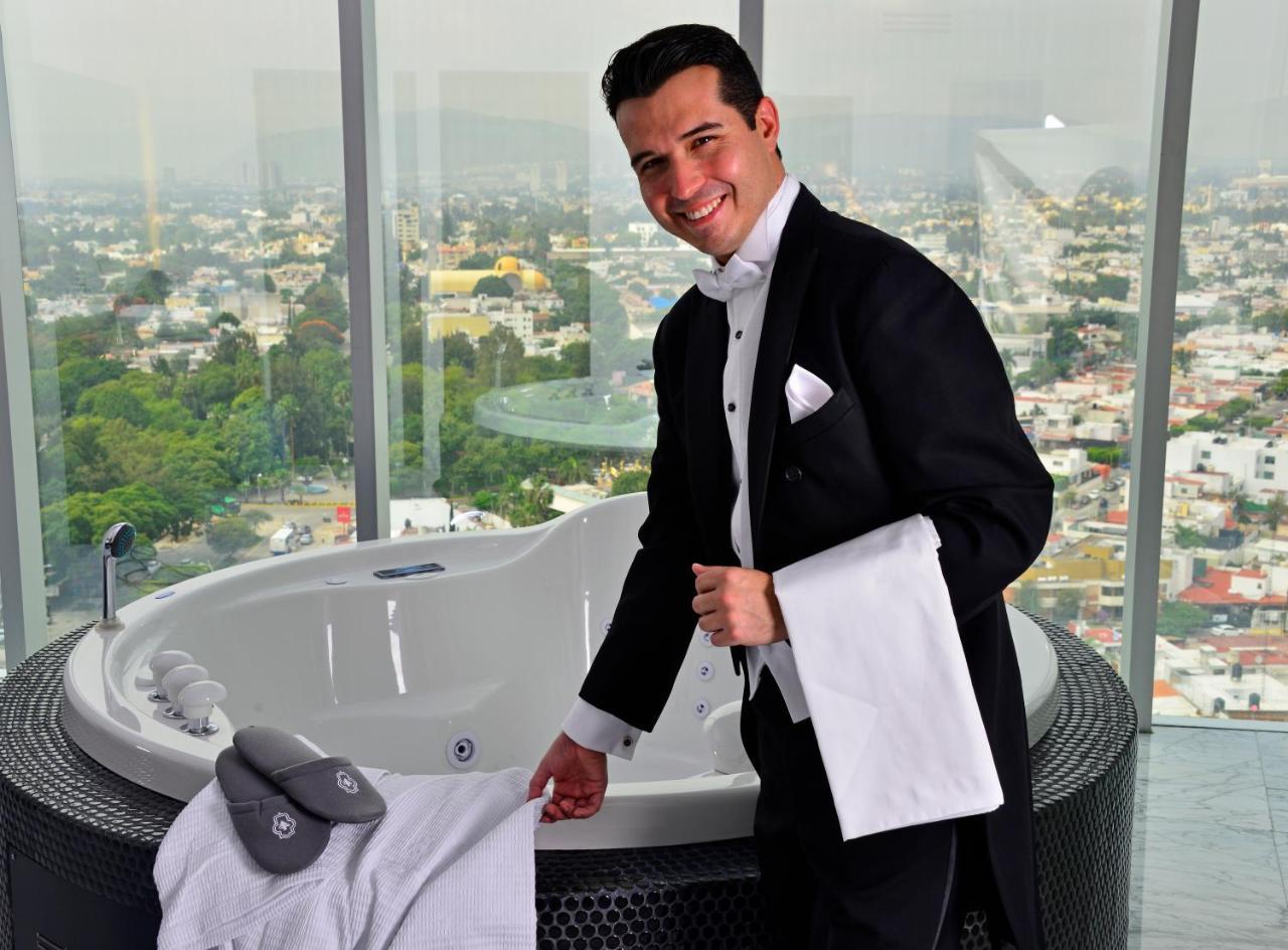 Baruk Guadalajara Hotel De Autor Exteriér fotografie A butler in a hotel